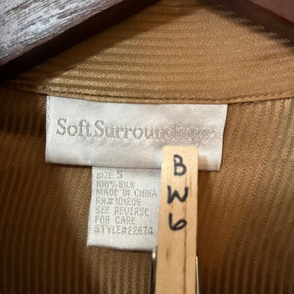 Soft Surroundings Women's 1/2 Roll Tab Sleeve Gold Silk Blouse Button Up SZ S - Picture 2 of 6